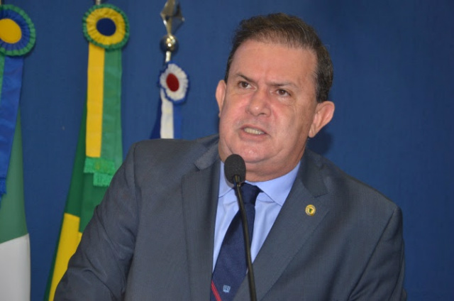 Deputado Eduardo Rocha participa da entrega de título de Cidadão Três-Lagoense Deputado estadual Eduardo Rocha falou sobre a satisfação em participar dessa homenagem. (Foto:Assessoria)
