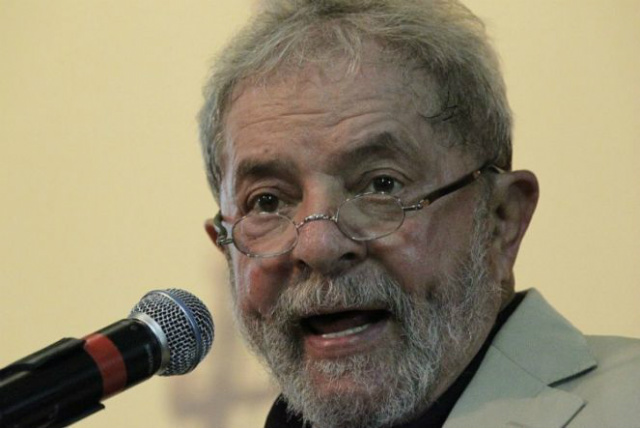 Em conferência, Lula disse que pode ser candidato à presidência em 2018 Além de pedir apoio a Dilma, Lula também rebateu acusações de corrupção (Foto: Arq. Folha Press)