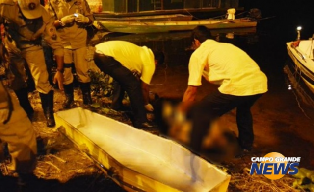 Adolescente morre afogado no Rio Paraguai ao se refrescar de calor Adolescente não sabia nadar, mas entrou na água para se refrescar (Foto: Capital do Pantanal/ Erik Silva)