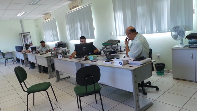 Equipe de vendas da empresa Irmãos D'Agosto (Foto: Ricardo Ojeda)