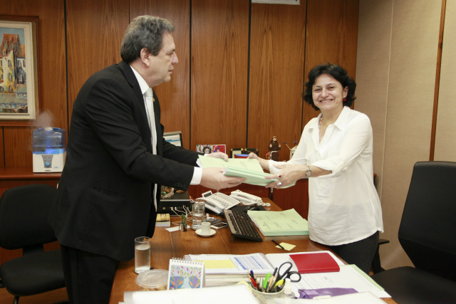 Moka entrega projeto executivo da Sul-Fronteira e obra deve ser acelerada A liberação dos recursos se deve a entendimentos entre a ministra do Planejamento e o ministro da Integração para atender compromisso público da presidente Dilma Rousseff (Foto: Divulgação/Assecom)