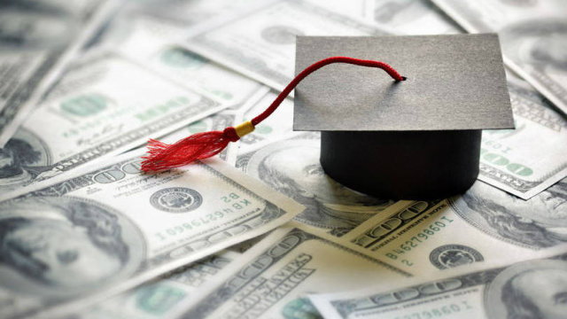 Qualificação e salário: no último ano, a remuneração média de quem tem mestrado ou doutorado saltou 21,4%