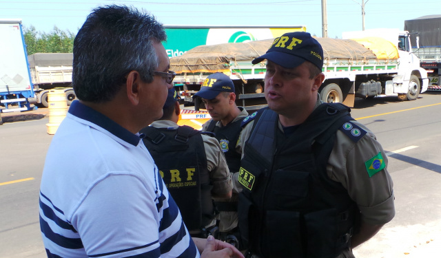 BR’s de Três Lagoas é rota de tráfico de drogas, diz superintendente da PRF de MS O superintendente da PRF de Mato Grosso do Sul, Ciro Nogueira falou com exclusividade ao Perfil News (Foto: Léo Lima)