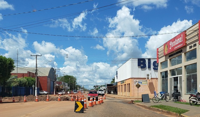 AVENIDA EM OBRAS