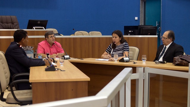 Comissão de Inquérito ouve Secretária de Finanças Soyla falou sobre os valores gastos com o serviço de iluminação no município (Foto/Assessoria)