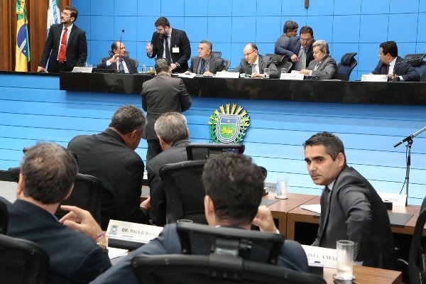 Assembleia aprova, em primeira discussão, a proibição de pesca do Dourado por oito anos Na sessão plenária de hoje foram analisados dois Vetos do Executivo e um Projeto de Lei
