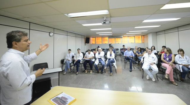 Nelsinho vai analisar propostas entregues pela direção do Hospital Regional na Capital À direção do Regional, Nelsinho afirmou que vai analisar o documento e quer outras sugestões (Foto: Divulgação)