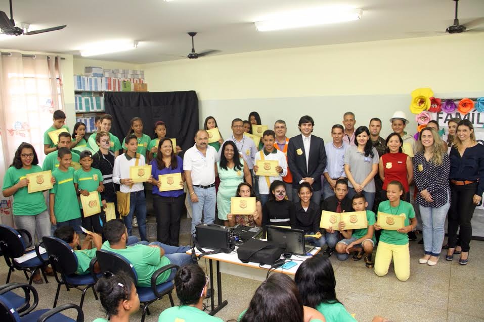 Alunos da rede pública são homenageados por trabalho educativo contra a dengue O vice-prefeito Paulo Salomão, representou o Executivo na ocasião (Foto/Assessoria)
