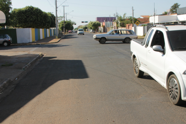 Egydio Thmé com a João Carrato: a primeira rua vai ter sentido de trânsito mudado - Interlagos-JK (Foto: Léo Lima)