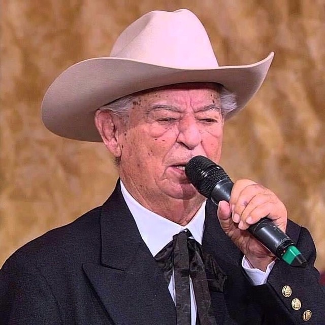 Cantor sertanejo Zé da Estrada é enterrado em Riolândia Waldomiro de Oliveira, o Zé da Estrada (Foto: Reprodução)