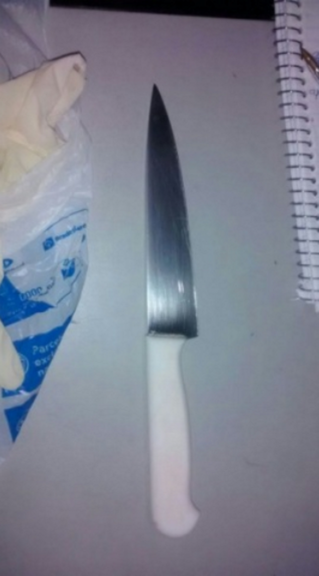 Após briga em escola, adolescente mata colega a facadas Após discussão, o adolescente de 14 anos golpeou o colega com a faca. (foto: divulgação)