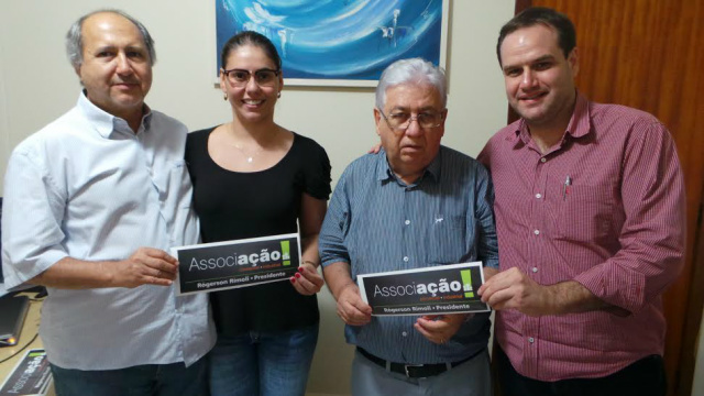 Em reunião emocionante, Ademir da Triaço confirma apoio e consolida campanha de Rógerson e Ana à ACITL Ademir, Ana, José Paulo e Rógerson, após o término da reunião no escritório do diretor do Perfil News (Foto: Patrícia Miranda)