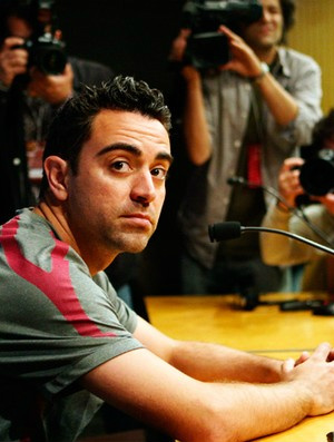 Xavi: bico na modéstia (Foto: EFE)