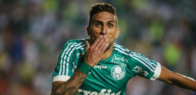 Grêmio espera pelo Palmeiras, mas cogita briga com 10 times por artilheiro Com 15 gols na temporada, Rafael Marques é o goleador do Palmeiras (Foto:Reprodução)