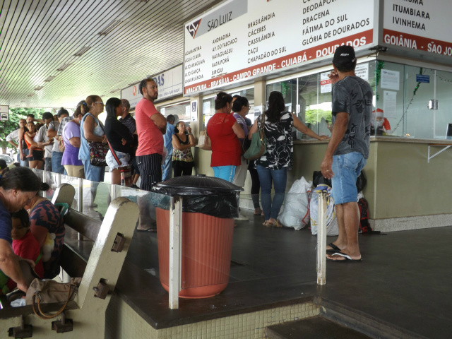 Funcionário é preso por aplicar golpe e faturar R$ 12 mil de empresa de ônibus Rapaz trabalhava há três anos em um dos guichês da rodoviária de Três Lagoas. Ele confessou o crime. (Foto: Arquivo/Perfil News).