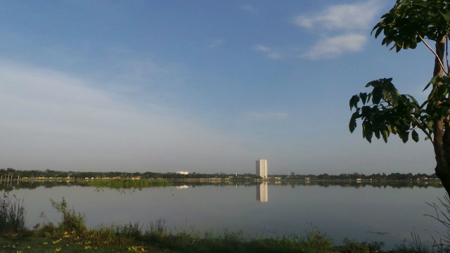 Imagem registrada da orla da Lagoa Maior pelo repórter Ricardo Ojeda. Nas primeiras horas do dia, os termômetros registraram 25°C.