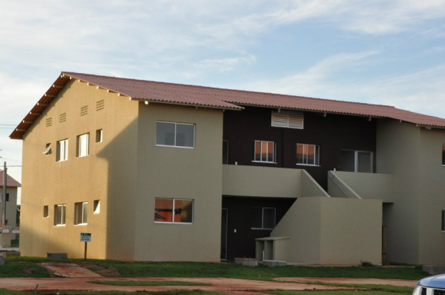 Imóvel do “Minha Casa, Minha Vida”, está sendo alugado em Três Lagoas Os apartamentos do Conjunto Habitacional Novo Oeste foram entregues em dezembro de 2013, à famílias carentes, que participam do Programa
