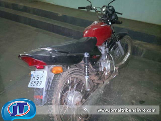 PM recaptura homem evadido do Semi Aberto de Paranaíba O evadido andava em uma motocicleta quando foi abordado (Foto: Jornal Tribuna Livre)