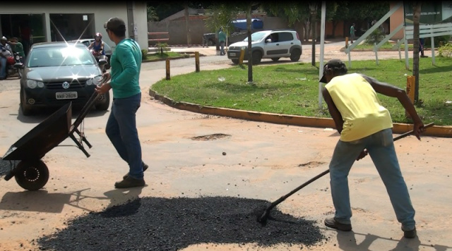 Operação Tapa Buraco”, porém é válido lembrar que está na fase de cumprir processo licitatório (Foto:Assessoria)