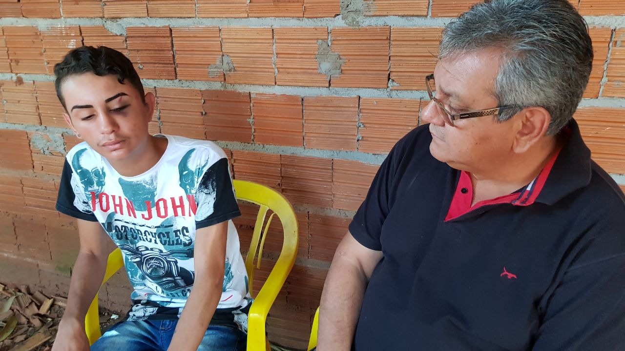 Matheus durante entrevista ao diretor do Perfil News, Ricardo Ojeda. (Foto: Lucas Gustavo/Perfil News). 