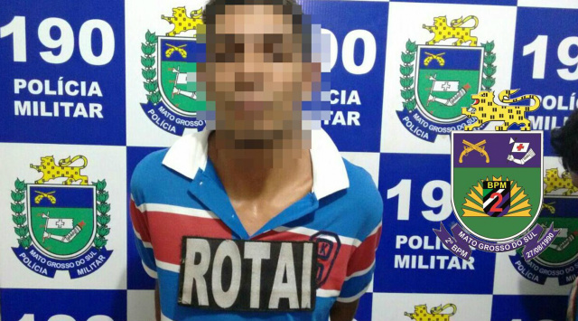 2º BPM prende jovem de 23 anos por tráfico de drogas em Três Lagoas Diante o fato o autor recebeu voz de prisão e foi encaminhado a Delegacia de Polícia. (Foto: Assessoria)