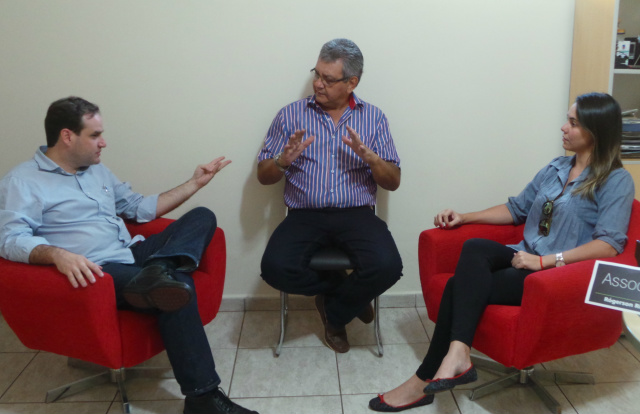Em entrevista, Rógerson Rímoli faz balanço positivo de sua campanha para ACITL Os candidatos majoritários da Chapa 1, Rógerson Rímoli e Ana Para estiveram no Perfil News e falaram que suas propostas agradaram a classe empresarial de Três Lagoas (Foto: Patricia Miranda)