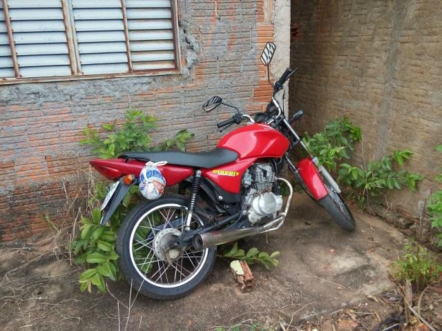 Radiopatrulha recupera moto furtada Moto Titan vermelha que foi recuperada pela radiopatrulha do 2º BPM na tarde dessa quarta-feira (Foto: Assessoria)