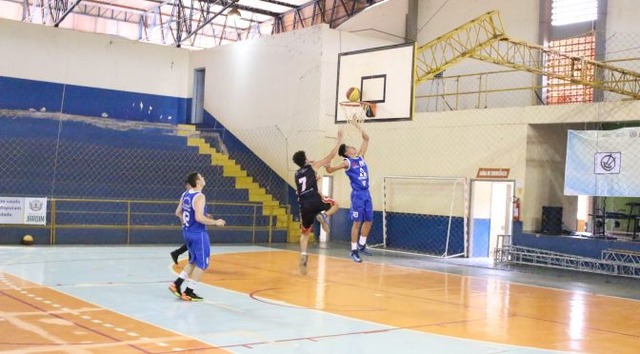 Confira os semifinalistas do Jems e do Jojums na modalidade Basquetebol Os classificados no Jems masculino são os municípios de Costa Rica, Maracaju, Ponta Porã e Rio Brilhante; já no feminino aparecem Costa Rica, Dourados, Paranaíba e Três Lagoas (Foto/Fundesporte)
