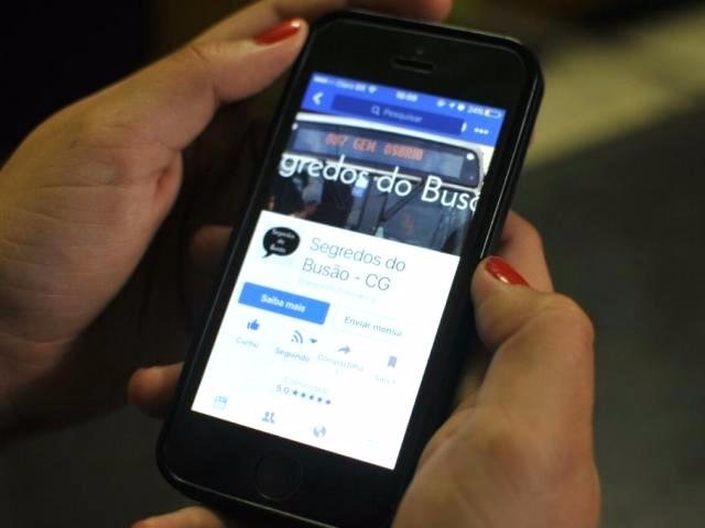 Tinder que nada, agora página no Facebook ajuda quem paquera no ônibus É só seguir e mandar um segredo. Talvez lá você descobra nome e até telefone da sua paixão. (Foto: Alcides Neto)