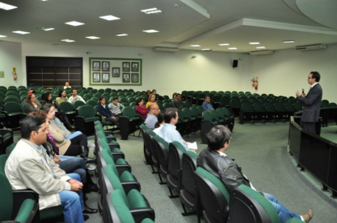 Câmara de Nova Andradina faz convênio com Senado
