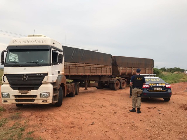 Polícia Rodoviária Federal intercepta carga de 720 mil reais em cigarros contrabandeados