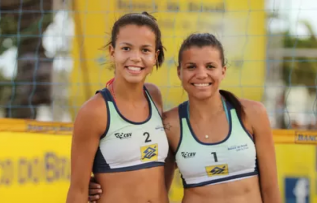 Fiama e Vitória, dupla de Mato Grosso do Sul no vôlei de praia sub-21 (Foto: Divulgação/CBV)
