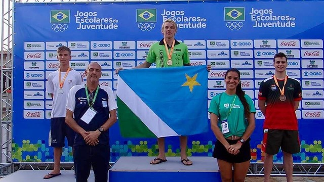 Delegação de MS encerra 1ª fase dos JEJ com 10 medalhas e dois títulos inéditos Os atletas da Natação representando MS deram um show nas piscinas, estreando com a vitória de Pedro Pena.