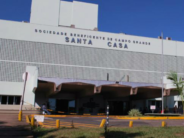 A vítima após passar por hospital local, foi encaminhada as pressas para Santa Casa de Campo Grande (Foto: Google)