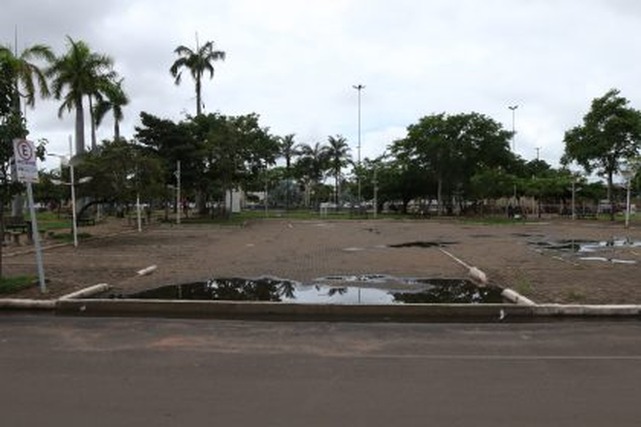 Entrada do estacionamento da Praça Ramez Tebet foi fechada a pedido do Ministério Público. Foto: Divulgação Prefeitura.