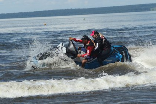 Cerca de 110 turistas da região participaram do 3º Encontro de Jet Skis (Foto/Assessoria)