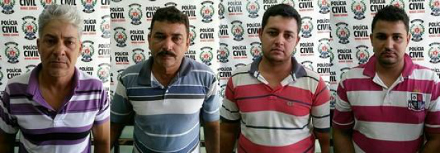 Os assaltantes obrigaram os proprietários da mercearia a abrir um cofre, de onde foram levados dinheiro, joias e pelo menos sete armas pertencentes as vitimas (Foto: Policia Civil)