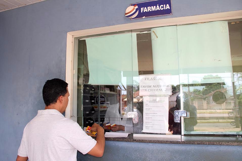 Farmácia do CEM melhora atendimento e passa a atender com dois farmacêuticos Isso só foi possível após a convocação feita pela atual gestão dos aprovados no último concurso (Foto/Assessoria)