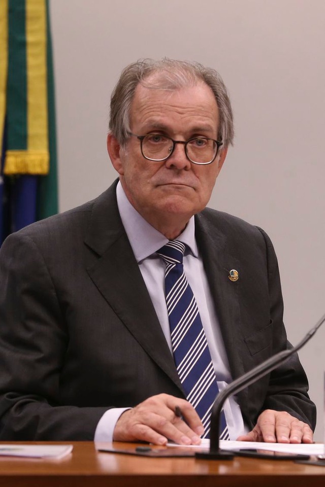 O senador Dalírio Beber, autor da proposta que flexibiliza a Lei da Ficha Limpa  -  Arquivo/Agência  Brasil
