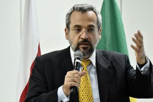 Para Bolsonaro, faltou gestão e expertise a Vélez no MEC Abraham Weintraub, novo ministro da Educação de Bolsonaro - Rafael Carvalho/Divulgação Casa Civil