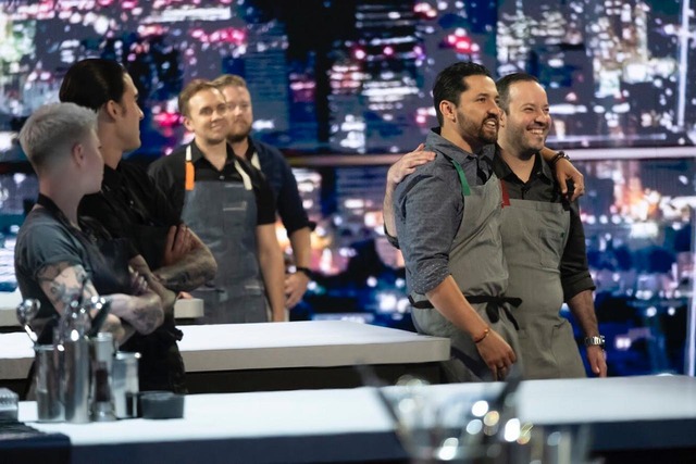 The Final Table estreia na Netflix com participação de chef nascido em Bataguassu Chef Rafa e seu parceiro de dupla, o mexicano Esdras Ochoa, comemoram o bom desempenho. Foto: Arquivo Pessoal.