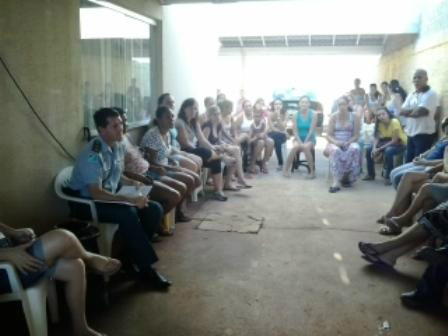 Uma das reuniões realizadas pelo comando do 2° BPM com comunidade do Novo Oeste, em Três Lagoas (Foto: Divulgação)