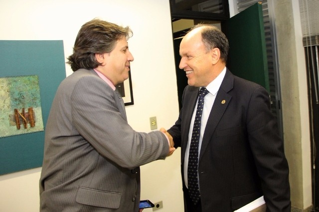 Assomasul reúne-se com parlamentares na tentativa de reverter extinção de zonas eleitorais O presidente da Assomasul criticou as mudanças impostas pelo órgão (Foto/Assessoria)