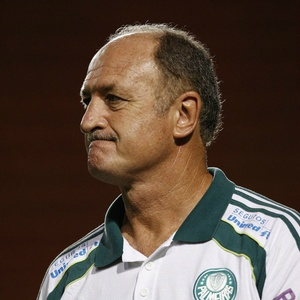 Clima tenso e duelo de forças entre Felipão e diretoria Felipão tem tido dificuldades para impor suas decisões diante da falta de respaldo da diretoria