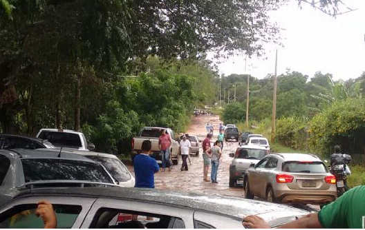 Drenagem fica só na promessa e chuva isola Chácara dos Poderes novamente Drenagem fica só na promessa e chuva isola Chácara dos Poderes novamente