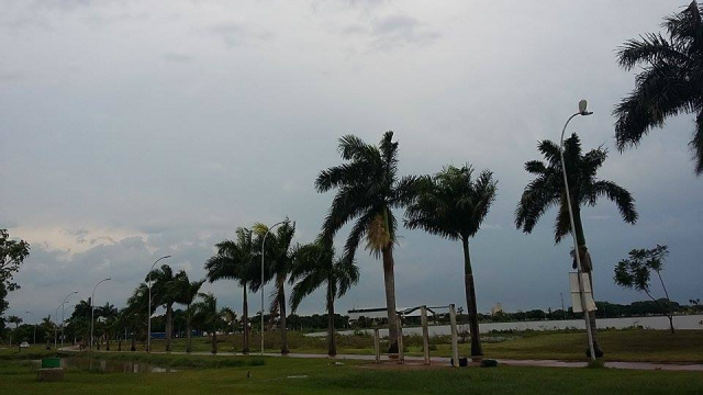 Sexta-feira amanheceu chuvosa em Três Lagoas. (Fotos: Patrícia Miranda).