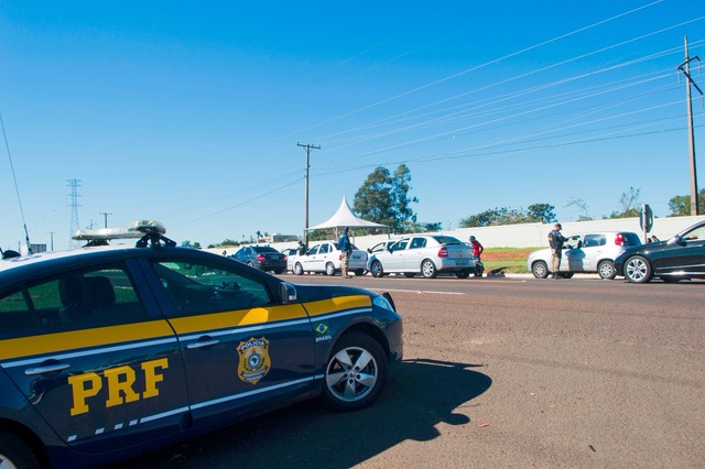 PRF faz algumas orientações aos motoristas que pretendem viajar neste feriado. (Foto: Assessoria)