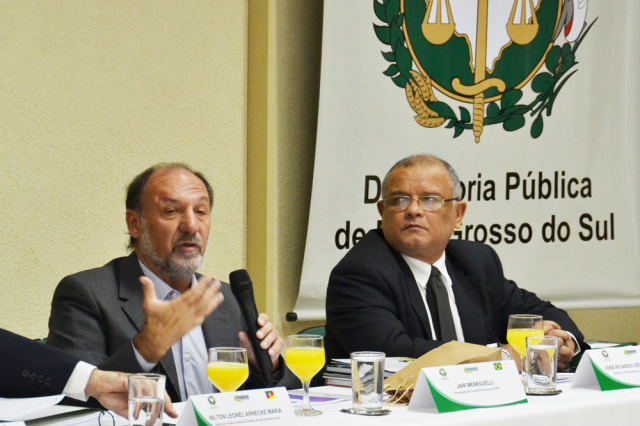 Presidente do Conselho Nacional do Sesi divulga o Programa ViraVida em MS Segundo Jairm Meneguelli, o ViraVida é um programa socioeducativo criado pelo Sesi em 2008 e dirigido a jovens entre 16 e 21 anos de idade que sofreram violência sexual e trazem em suas histórias de vida experiências relacionadas ao trabalho infantil, gravidez precoce e uso de drogas (Foto: Divulgação/Assecom)