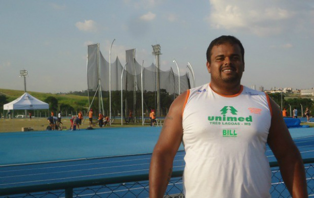 Atleta de Três Lagoas termina em 1º lugar no Chile Gustavo compete no arremesso de peso e lançamento de disco (Foto: Divulgação)