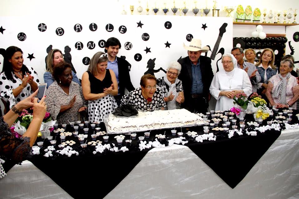 O aniversário de 26 anos do serviço, bem como os 84 anos da fundadora (completados no dia 27 de junho), foram comemorados com muita música e comida (Foto/Assessoria)